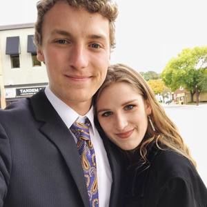 Meet your Posher, Noelle